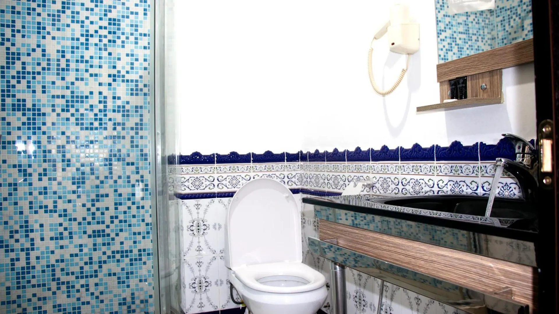 Hotel Qvino Tbilisi 3*,